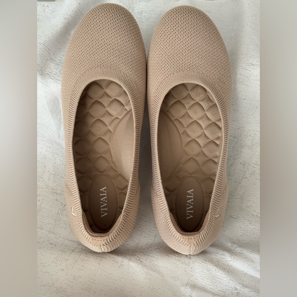 Vivaia Claire Round-Toe Flats - Picture 12 of 15